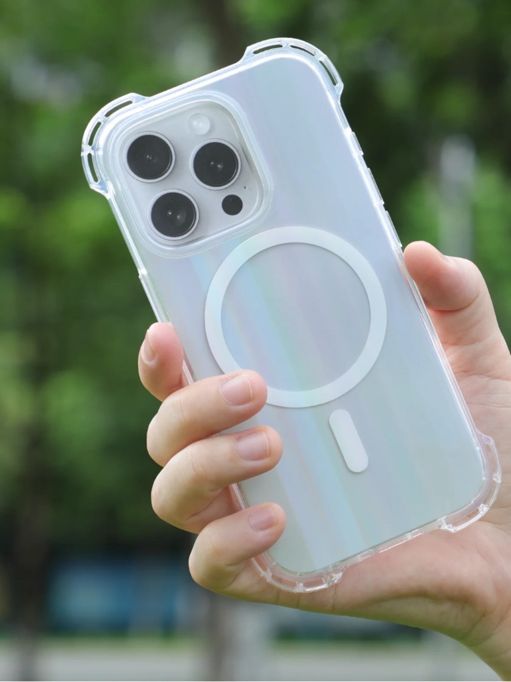 Onn. MagSafe Compatible Clear Case with White Ring for iPhone 16 Pro Max - Picture 3 of 5